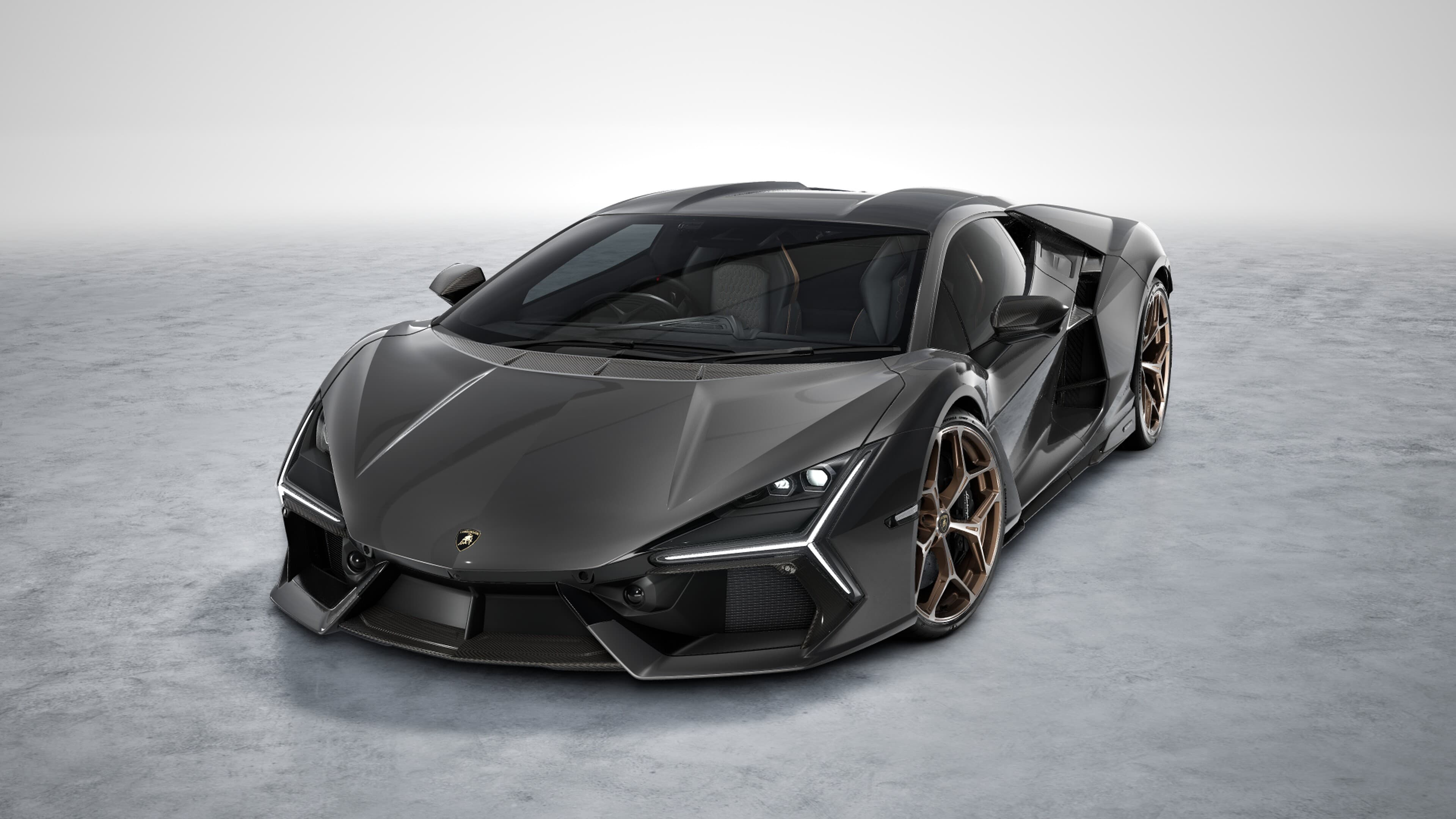 Lamborghini Revuelto